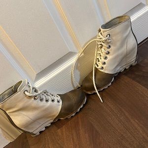 Sorel boots, size 7